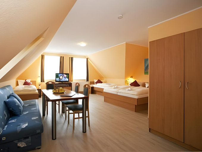 Bedroom 2, feels Beach Club Hotel, Rostock