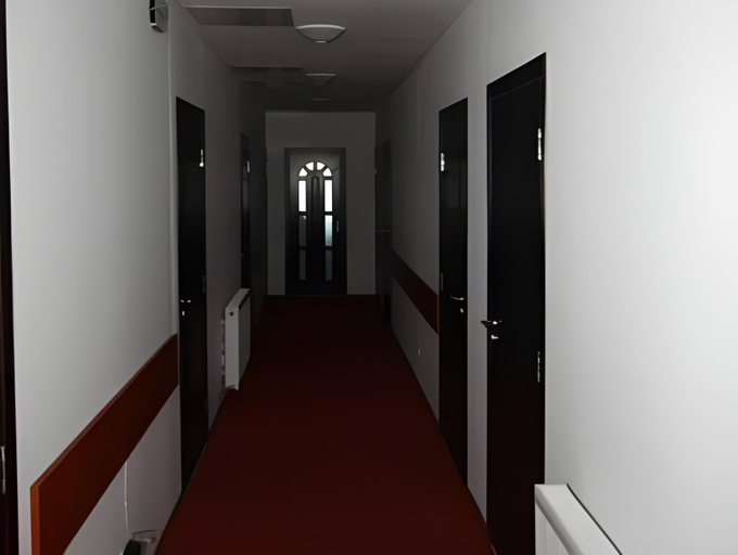 Others 2, Hotel Basarab, Municipiul Bucuresti
