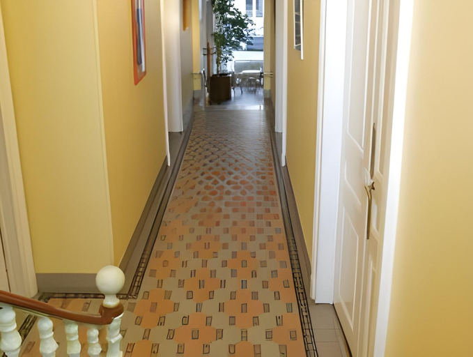 Others 4, Hotel De L'Europe, Meurthe-et-Moselle