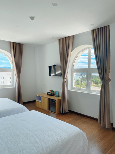 Bedroom 6