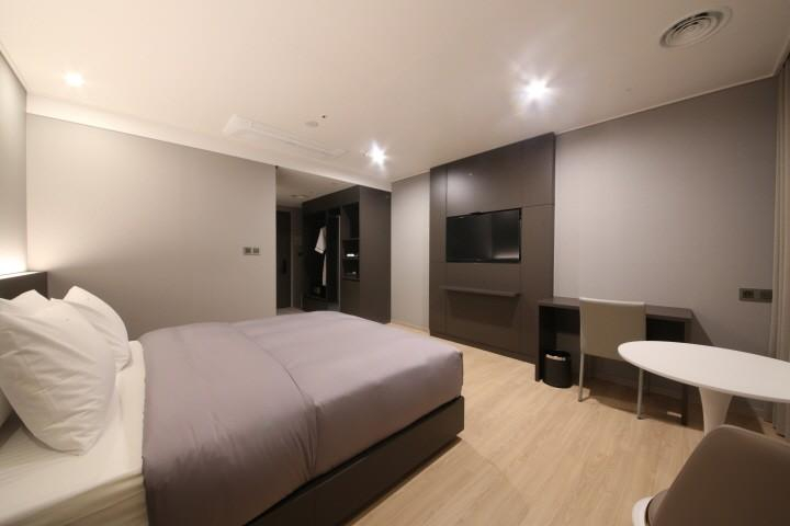 Bedroom 9