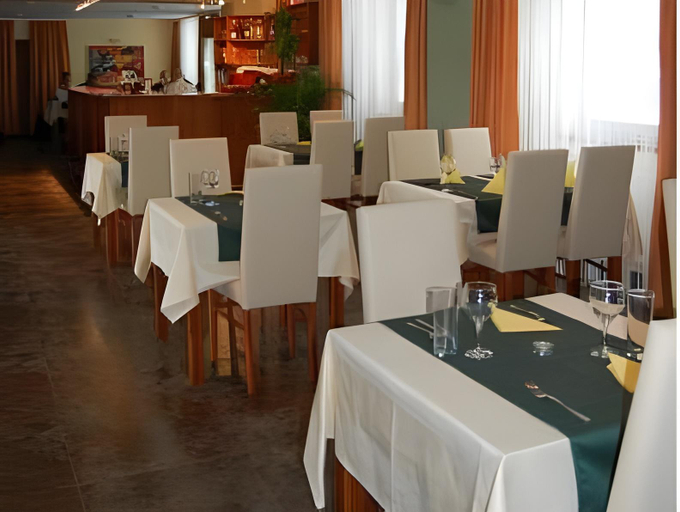Food & Drinks 2, Hotel 21, Bratislava II