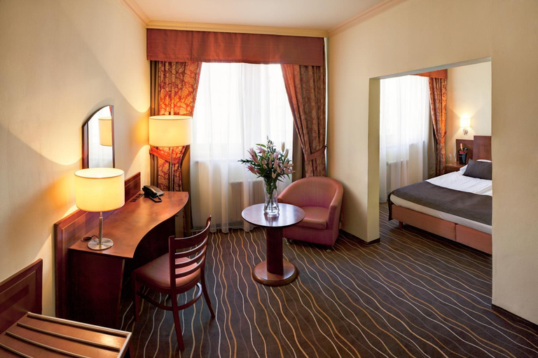 Bedroom 2, Family Hotel Bila Labut, Praha 7