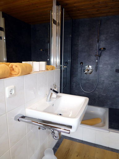 Bathroom 5, Hotel Engel, Oberallgäu