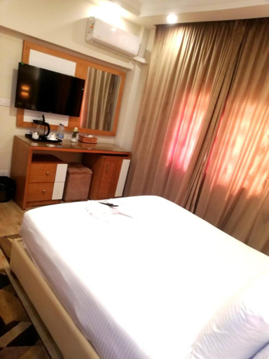 Bedroom 28
