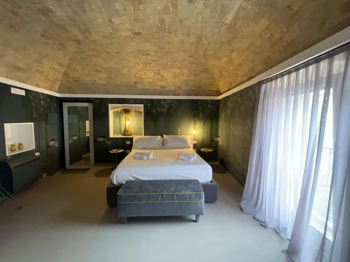 Others 3, 23_26 B&B, Bari