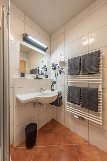 Bedroom 3, Apparthotel Sonnenhof, Schwaz