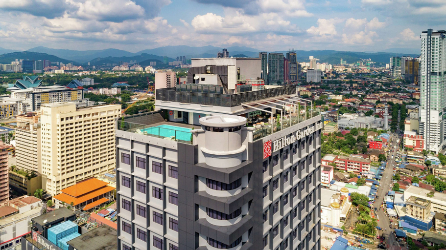 Exterior & Views 23