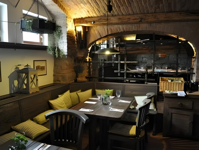 Food & Drinks 4, Ubytování Cukrovar, Litoměřice