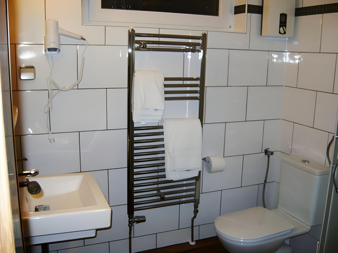 Bathroom 3, Hotel Restaurant zur Linde, Region Hannover