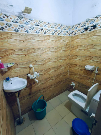 Bathroom 2, Milestone Homestay Agra, Agra