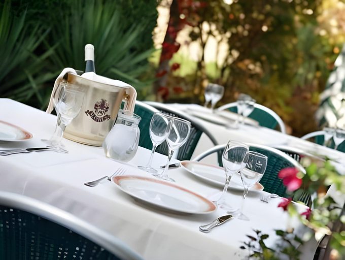 Food & Drinks 5, Hotel - Restaurant " Victor Hugo", Vianden