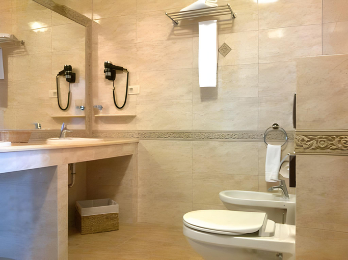 Bathroom 4, Hotel Dorottya, Kadarkút