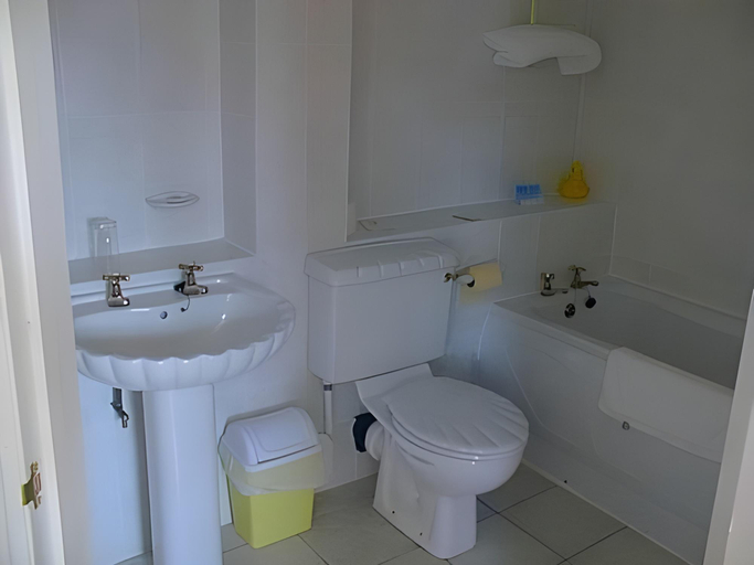 Bathroom 3, The Well guesthouse, Wiltshire