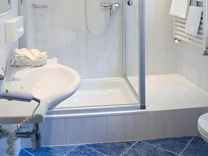 Bathroom 5, Seebockenhotel Zum Weißen Hirschen, Gmunden
