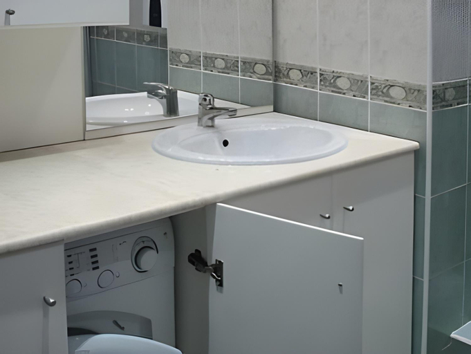 Bathroom 4, Sun City Apartments, Nesebar