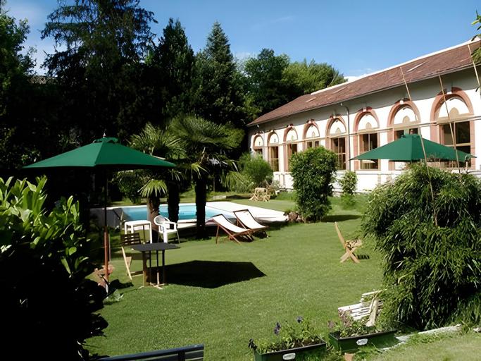 Exterior & Views 2, Hotel Les Bellugues, Gard