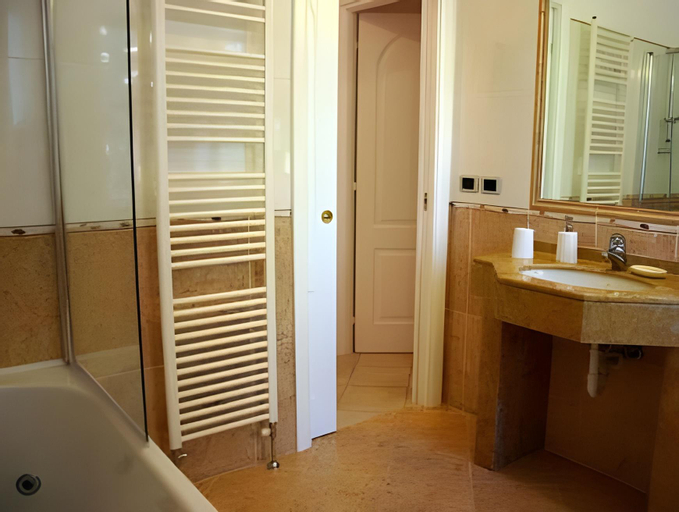 Bedroom 3, La Riserva di Castel d'Appio- Charme & Relax, Imperia