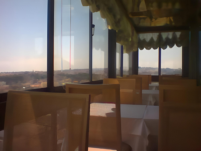 Food & Drinks 5, Albergaria Senhora do Monte, Lisbon