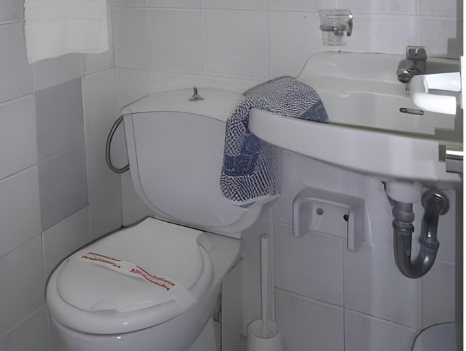 Bathroom 4, Hotel Trifylia, Peloponnese