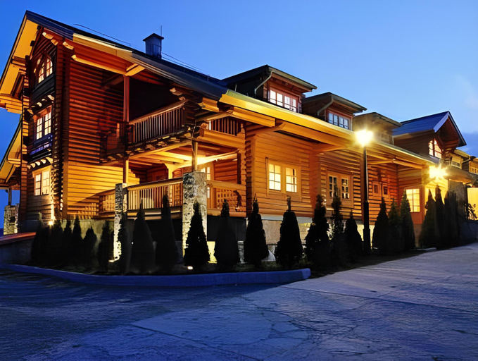 Exterior & Views