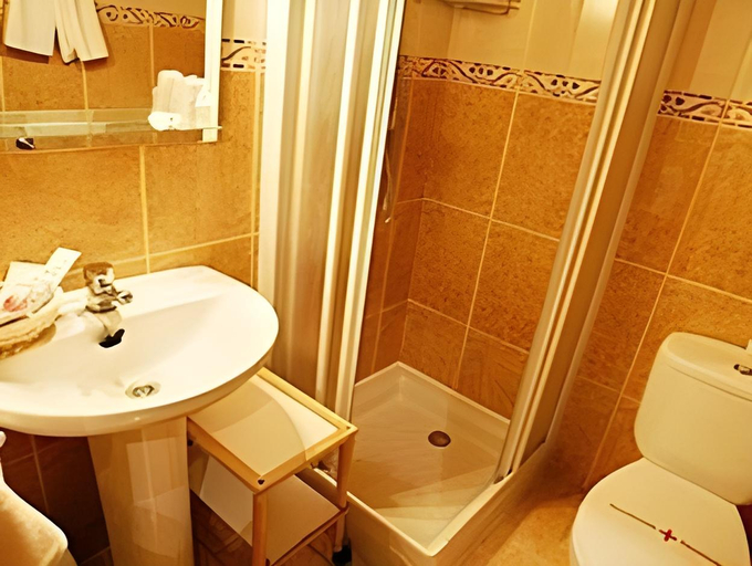 Bathroom 5, Pension Koxka Bi, Guipúzcoa