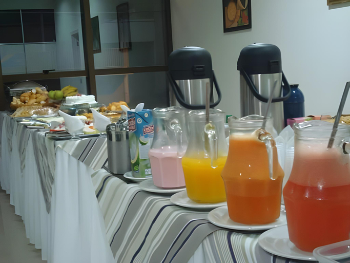 Food & Drinks 5, Hotel Maestro Executive Toledo, Toledo
