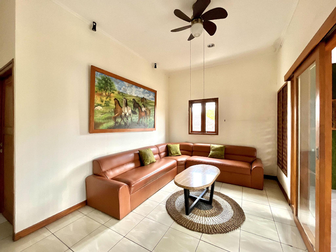 Public Area, RedDoorz @ Mystays Pemuda Cepu Blora, Blora