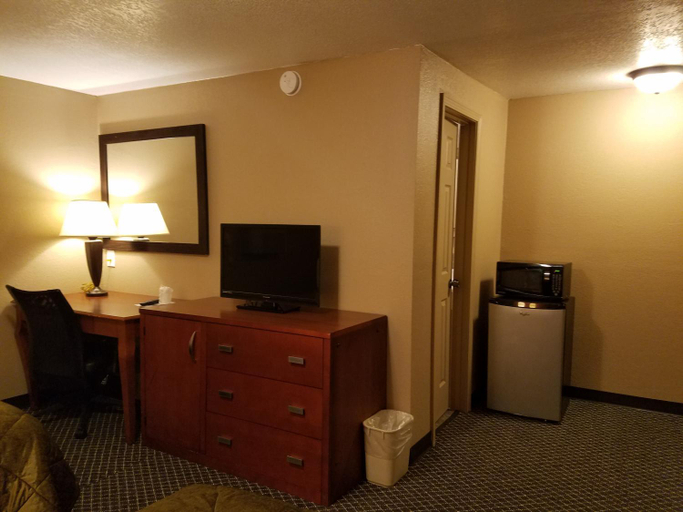 Others 3, Budget Inn, Grady