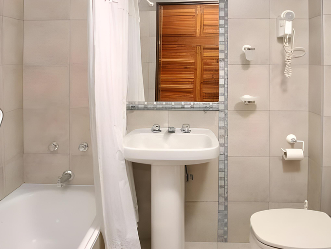 Bathroom 3, Apart Hotel Bungalows Matute, Bariloche