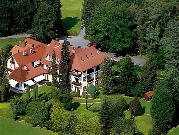 Others 3, Landhotel Waldhaus, Gießen
