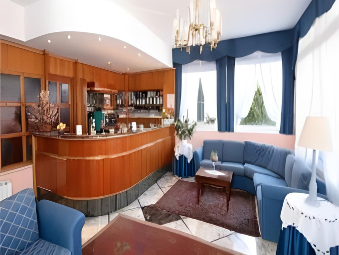 Others 5, Hotel Ariston, Imperia