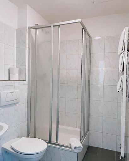 Bathroom, Hotel Schwarzacher Hof, Straubing-Bogen