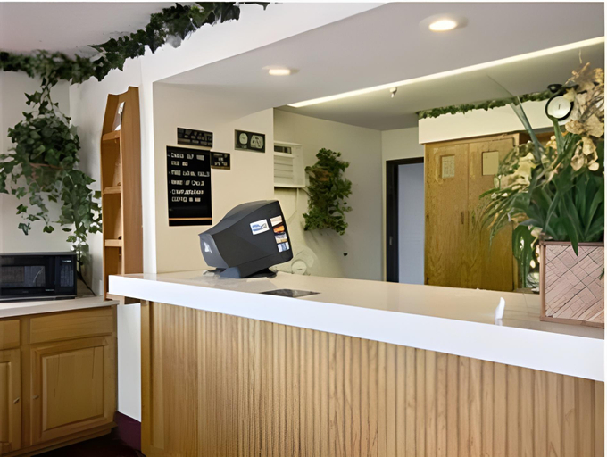 Public Area 3, Knights Inn Romulus Detroit Metropolitan Airport, Wayne