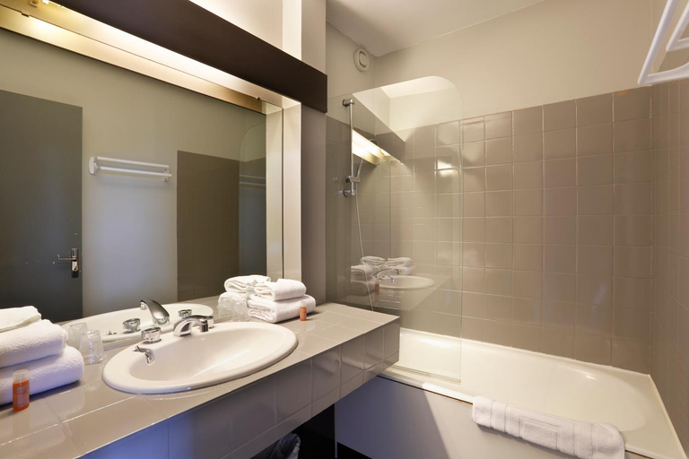 Bathroom 4, Altos Hotel & Spa, Manche