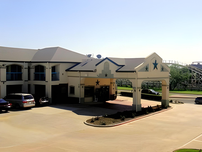 Exterior & Views 1, Ranger Inn & Suites, Arlington