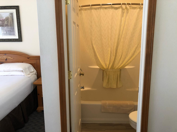 Bedroom 2, The Landmark Inn, Lane