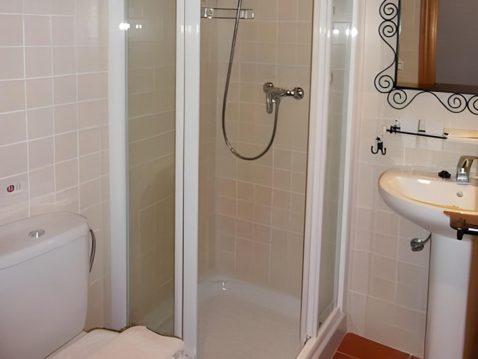 Bathroom 3, Bed & Breakfast | Guest House Casa Don Carlos, Málaga