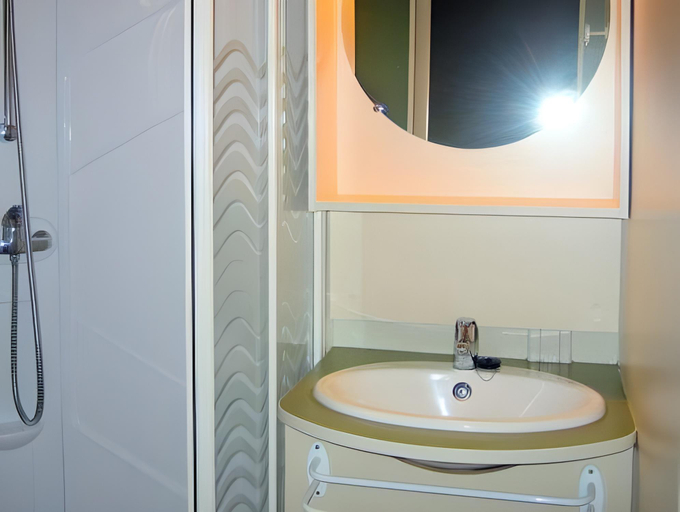 Bathroom, Camping Cadi Vacances & Spa, Lleida