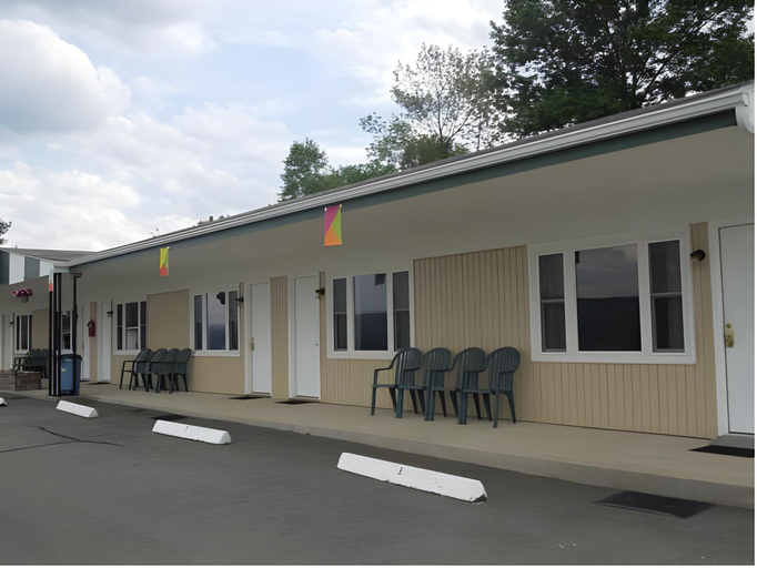 Exterior & Views 1, Gorgeous View Motel, Schuyler