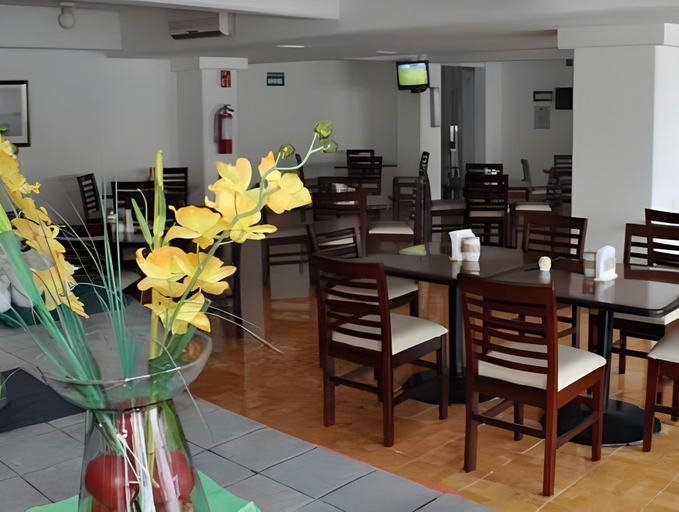 Food & Drinks 5, Hi Hotel Impala Queretaro, Querétaro