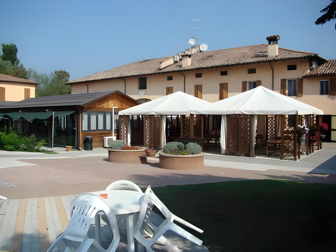 Exterior & Views 2, TENUTA SANTO STEFANO - HOTEL, Reggio Nell'Emilia