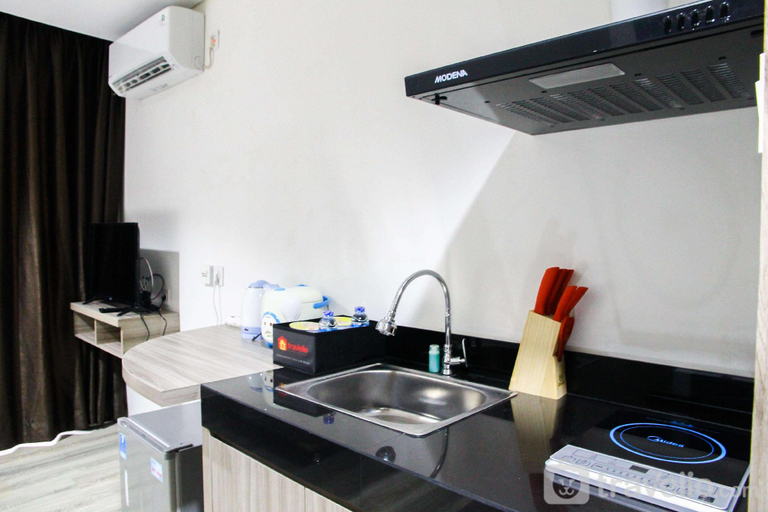 Others 5, Comfy Studio Room Bintaro Icon Apt By Travelio, Tangerang Selatan