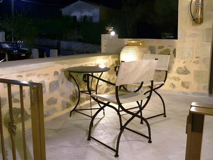 Others 3, Xenonas Thalis, Peloponnese