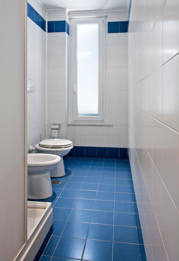 Bathroom 4, Hotel Fortuna, Ancona