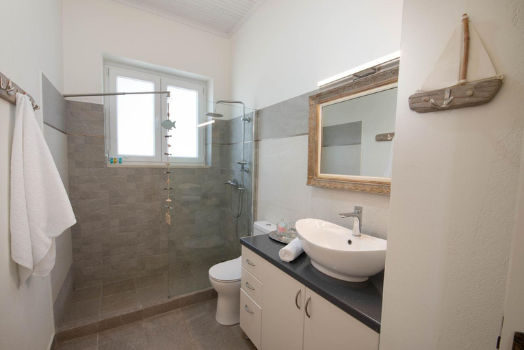 Bathroom 1, Villa Labovitsa, Ionian Islands