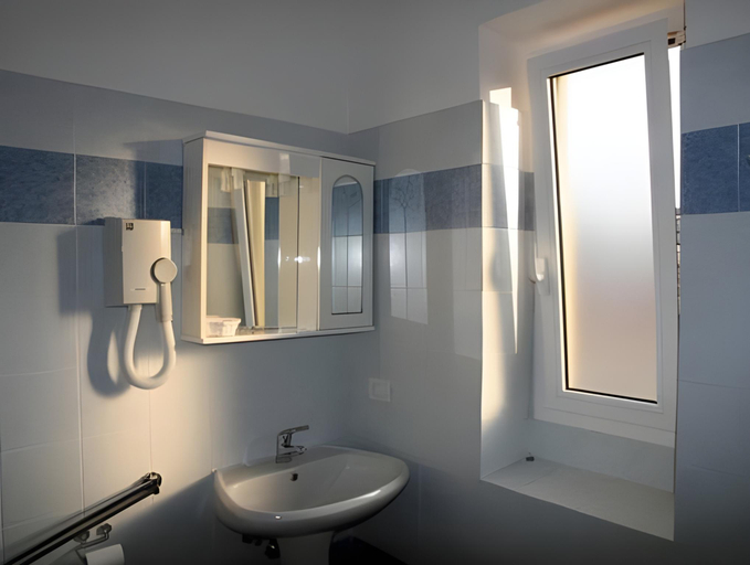 Bathroom 2, Haus Bethusy, Como