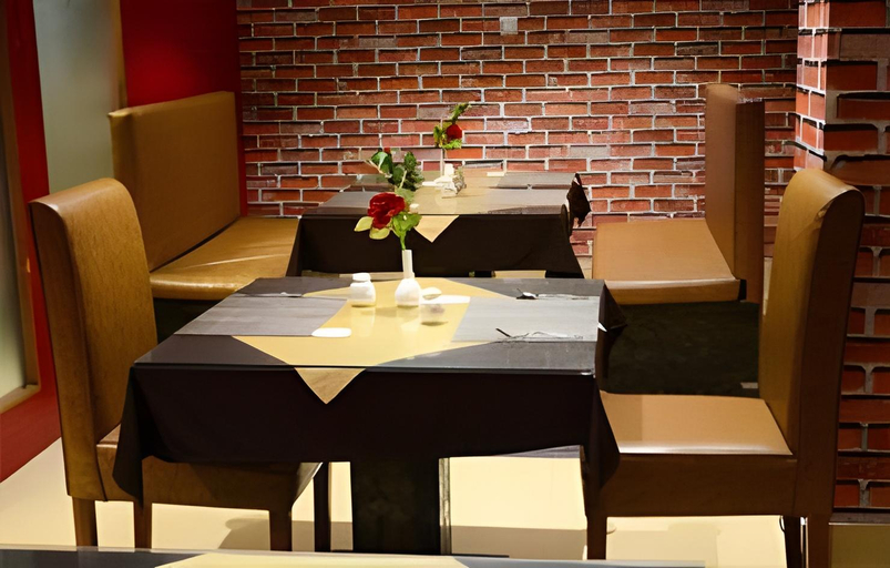 Food & Drinks 3, Sapphire Plaza, Khordha
