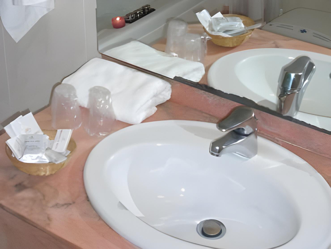 Bathroom 2, Hotel La Seu, Lleida