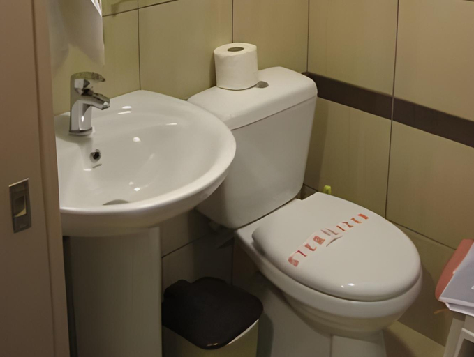 Bathroom 4, Imperial Hotel, South Aegean